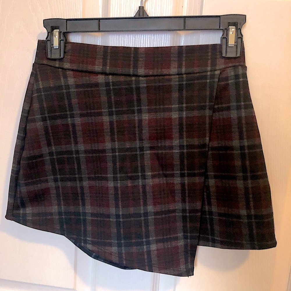 Tartan pattern asymmetrical skort